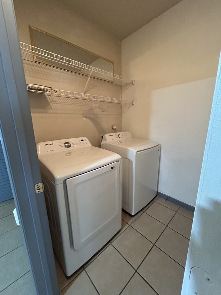 6220 Calle Vizcaya Nw #NA - Photo 4 of 10