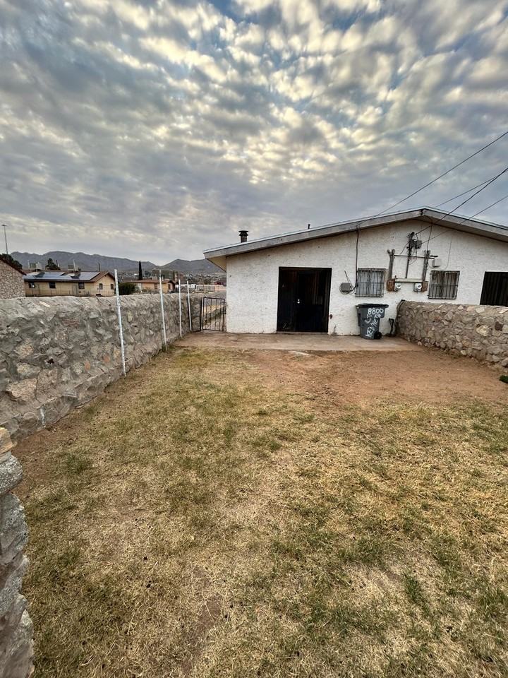 8800 Kenneth St #8800 - Photo 2 of 13