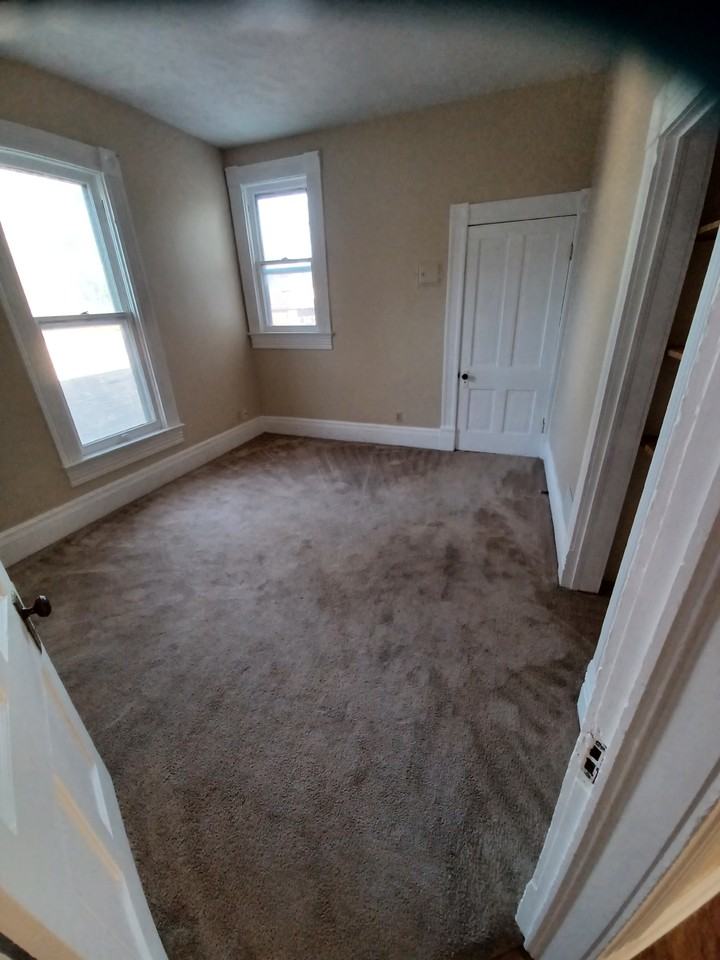 2926 P St #3 - Photo 5 of 8