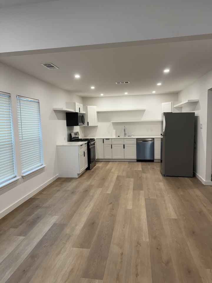 1019 E Waco Ave #NA - Photo 6 of 14