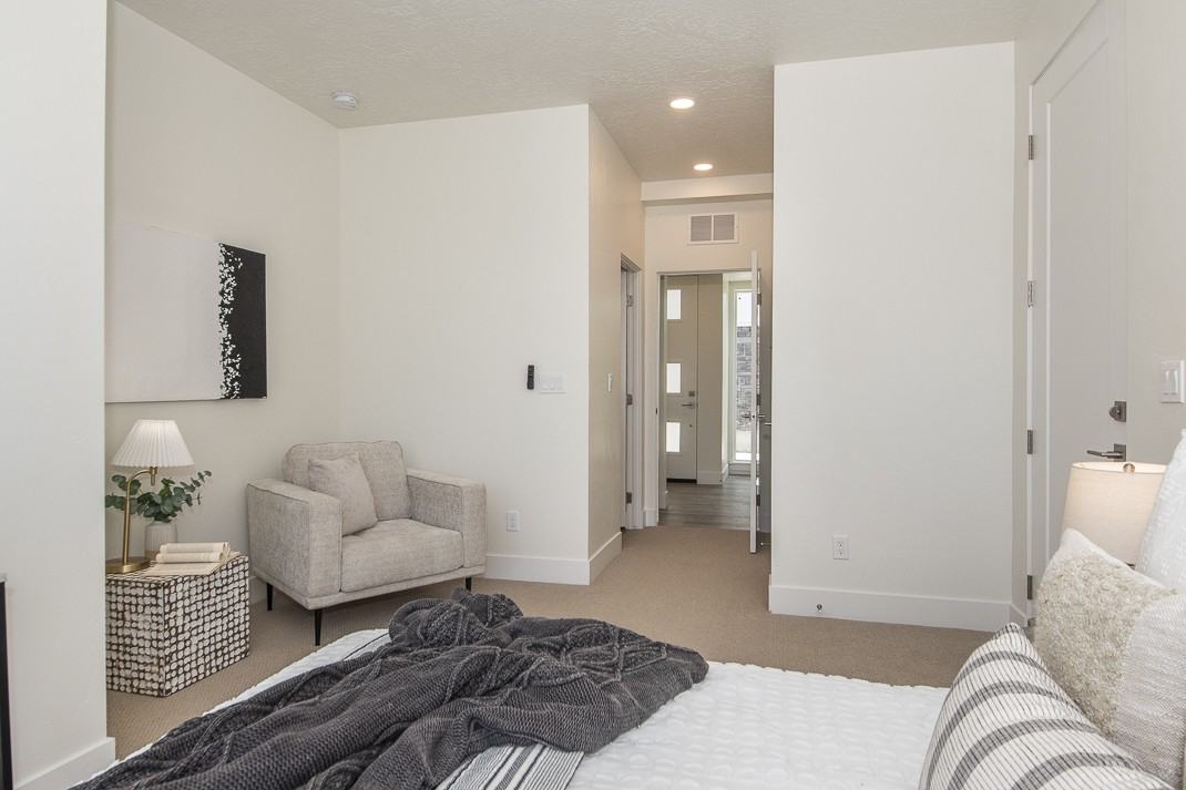 478 E Violets Cove Ln #1 - Photo 4 of 32