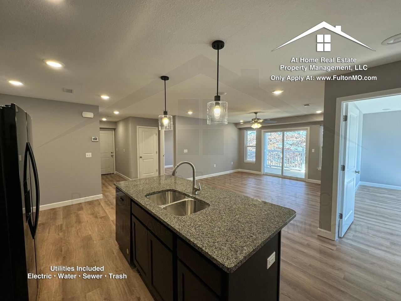 2610 N Bluff St - Photo 2 of 23