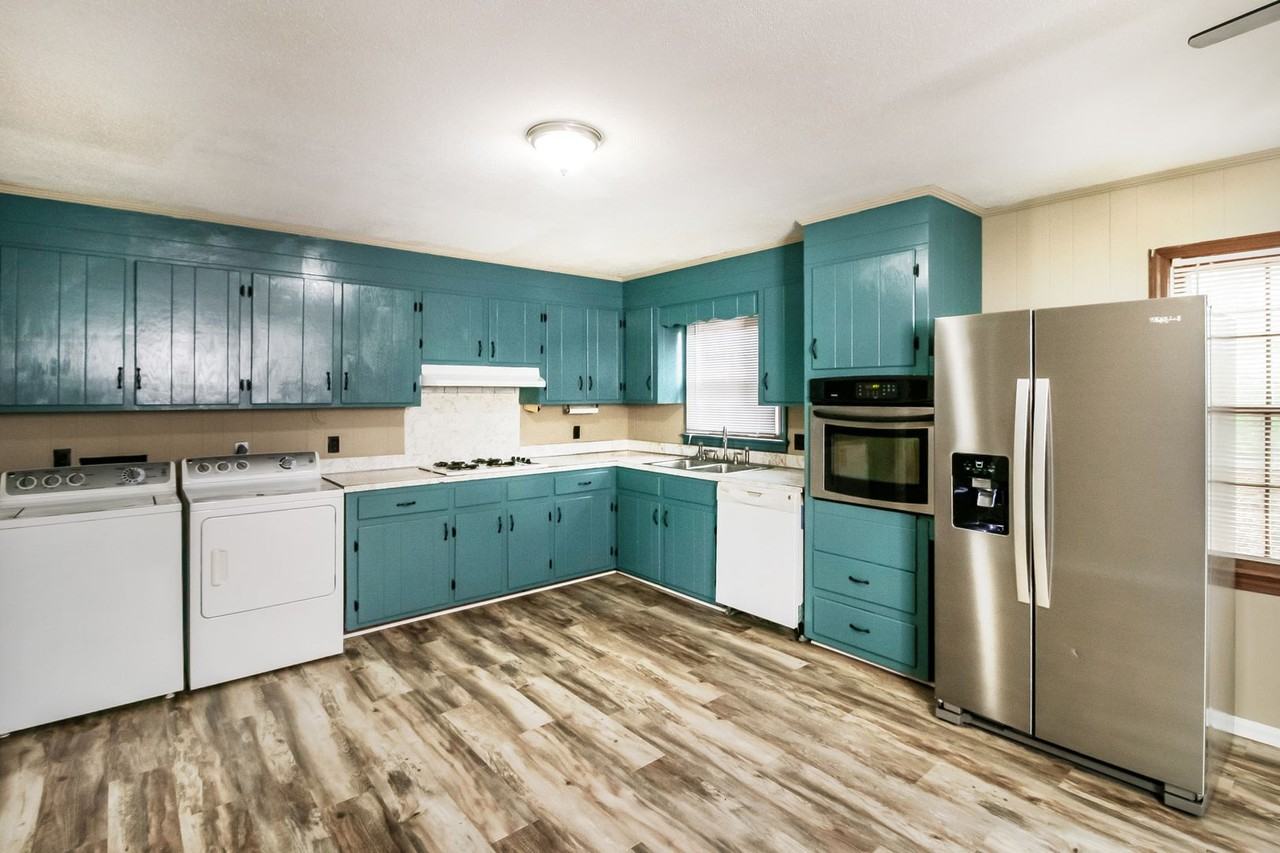 3001 Green Grove Cir Ne - Photo 4 of 17