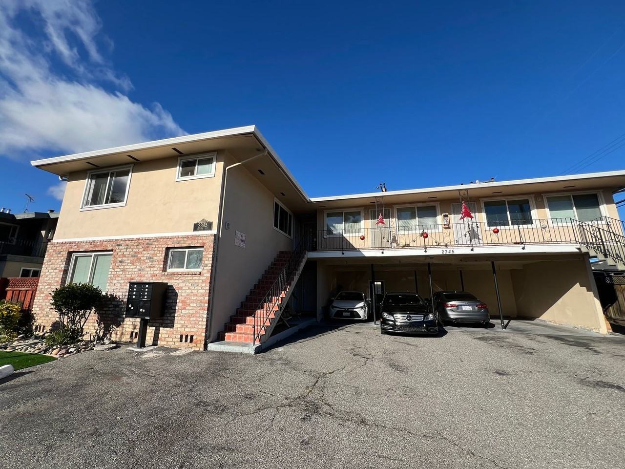 2345 Sutter Ave