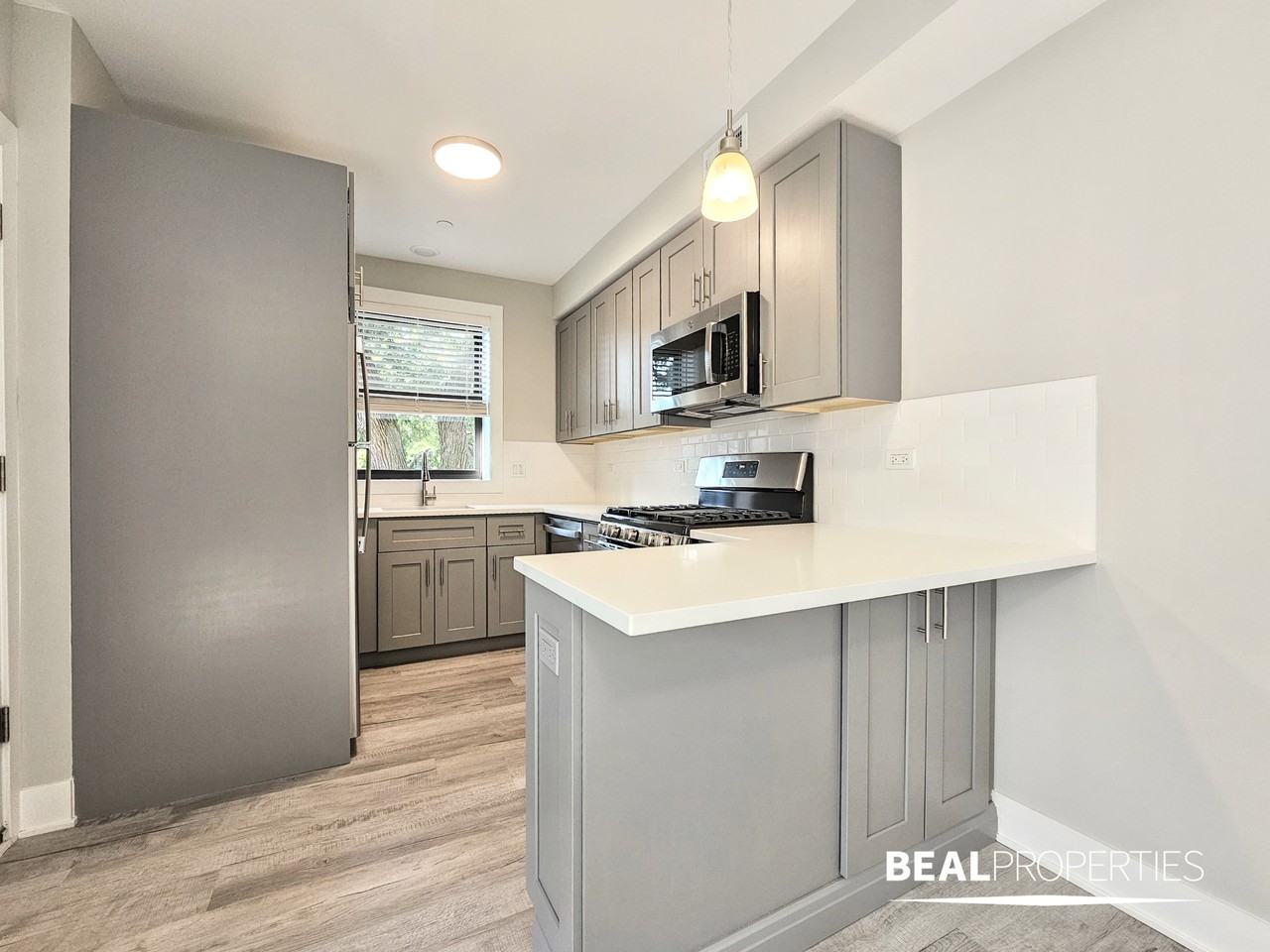 1135 Oak Ave #W - Photo 2 of 16