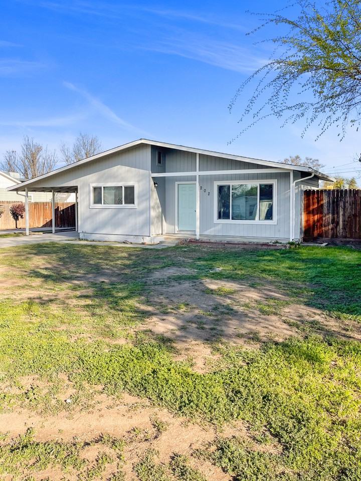 202 W Lynn Ave #1 - Photo 3 of 19