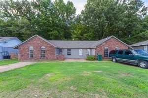 featured image of 63 Carolane Dr #L