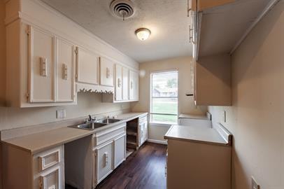 63 Carolane Dr #L - Photo 2 of 10