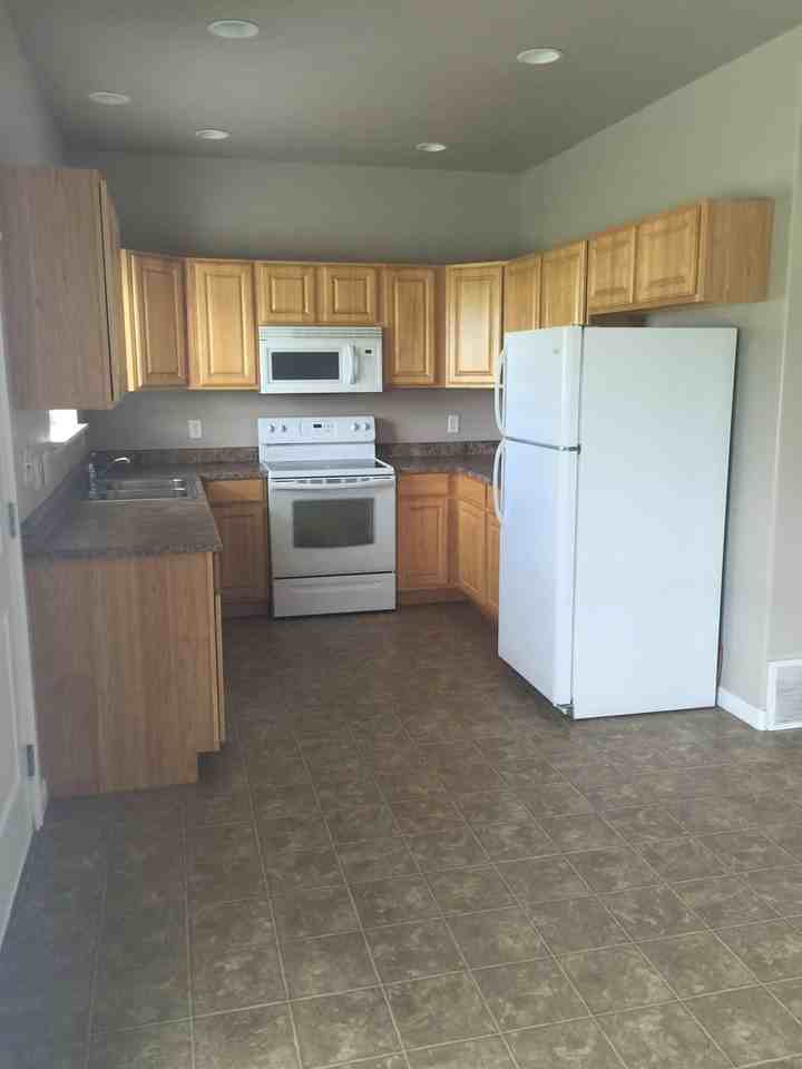 1562 W 300 S - Photo 2 of 10