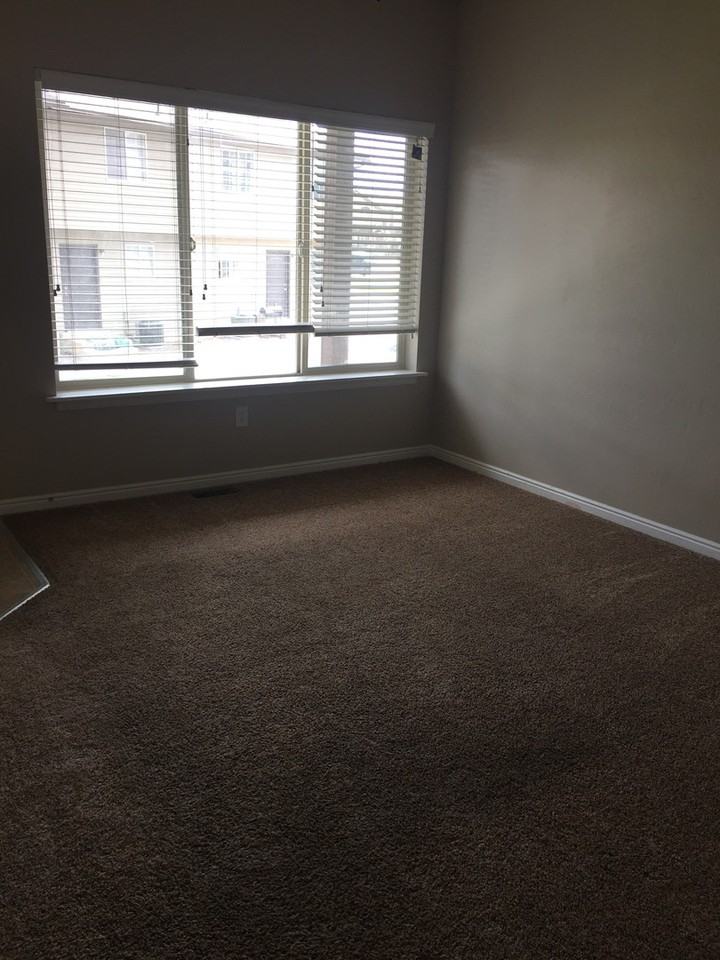 1562 W 300 S - Photo 6 of 10