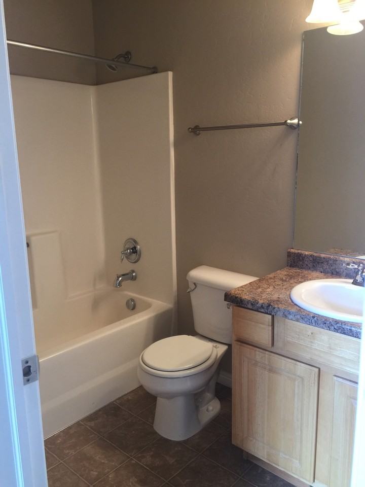 1562 W 300 S - Photo 7 of 10