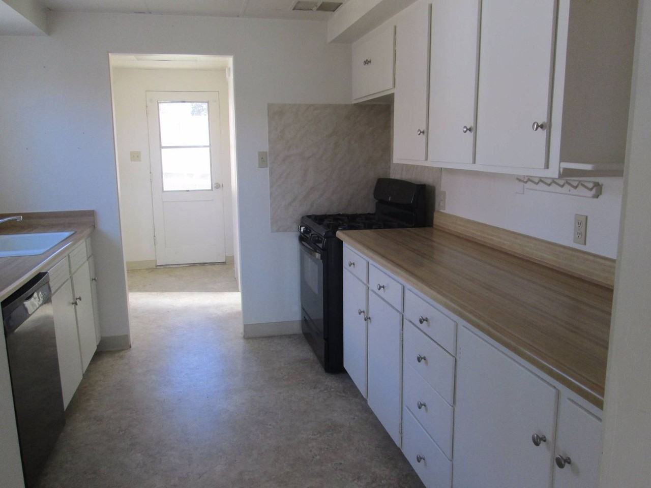 101 Patterson Rd - Photo 3 of 6