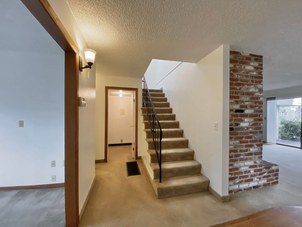 510 N Hayden Bay Dr - Photo 3 of 25