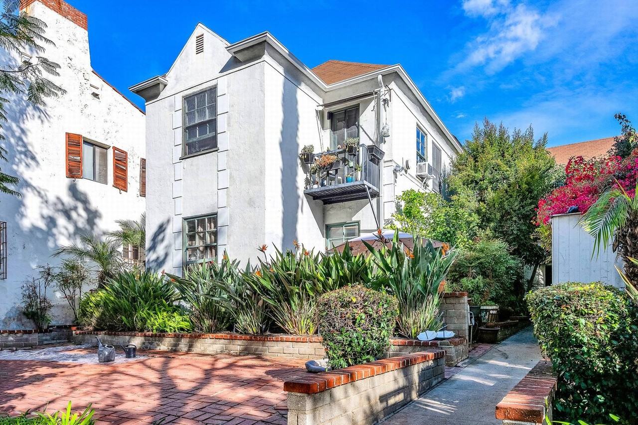 1354 Havenhurst Dr #10 - Photo 2 of 14