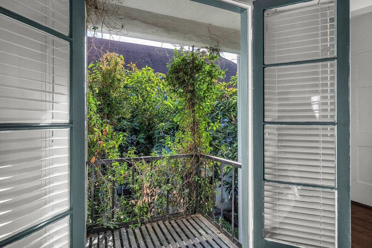 1354 Havenhurst Dr #10 - Photo 4 of 14