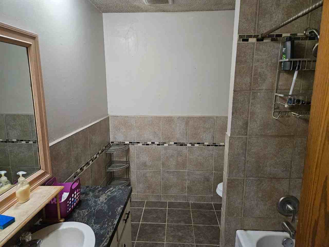 1010 W River Rd - Photo 4 of 5