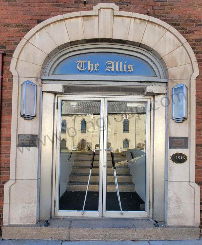 811 60th St - Photo 2 of 30