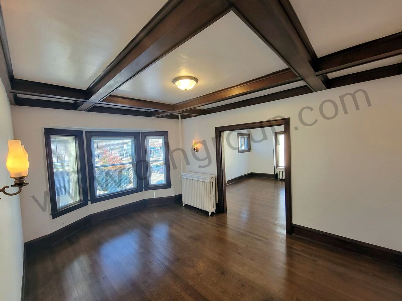 811 60th St - Photo 7 of 30