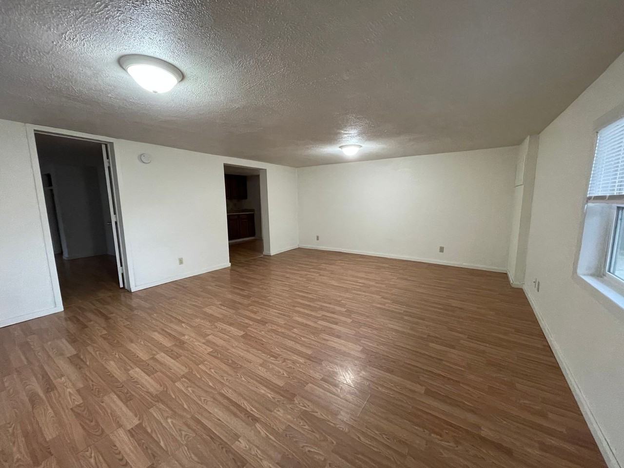 387 Se Darrell Ave - Photo 2 of 9