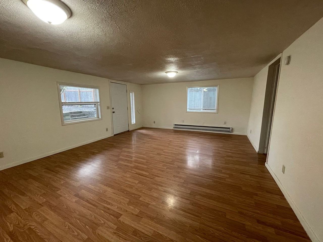 387 Se Darrell Ave - Photo 3 of 9