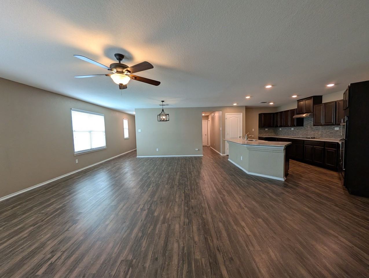 2096 Brandywine Dr - Photo 3 of 38