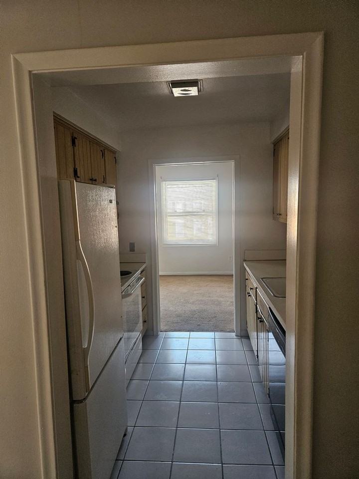 19646 Fleetwood Dr - Photo 2 of 10