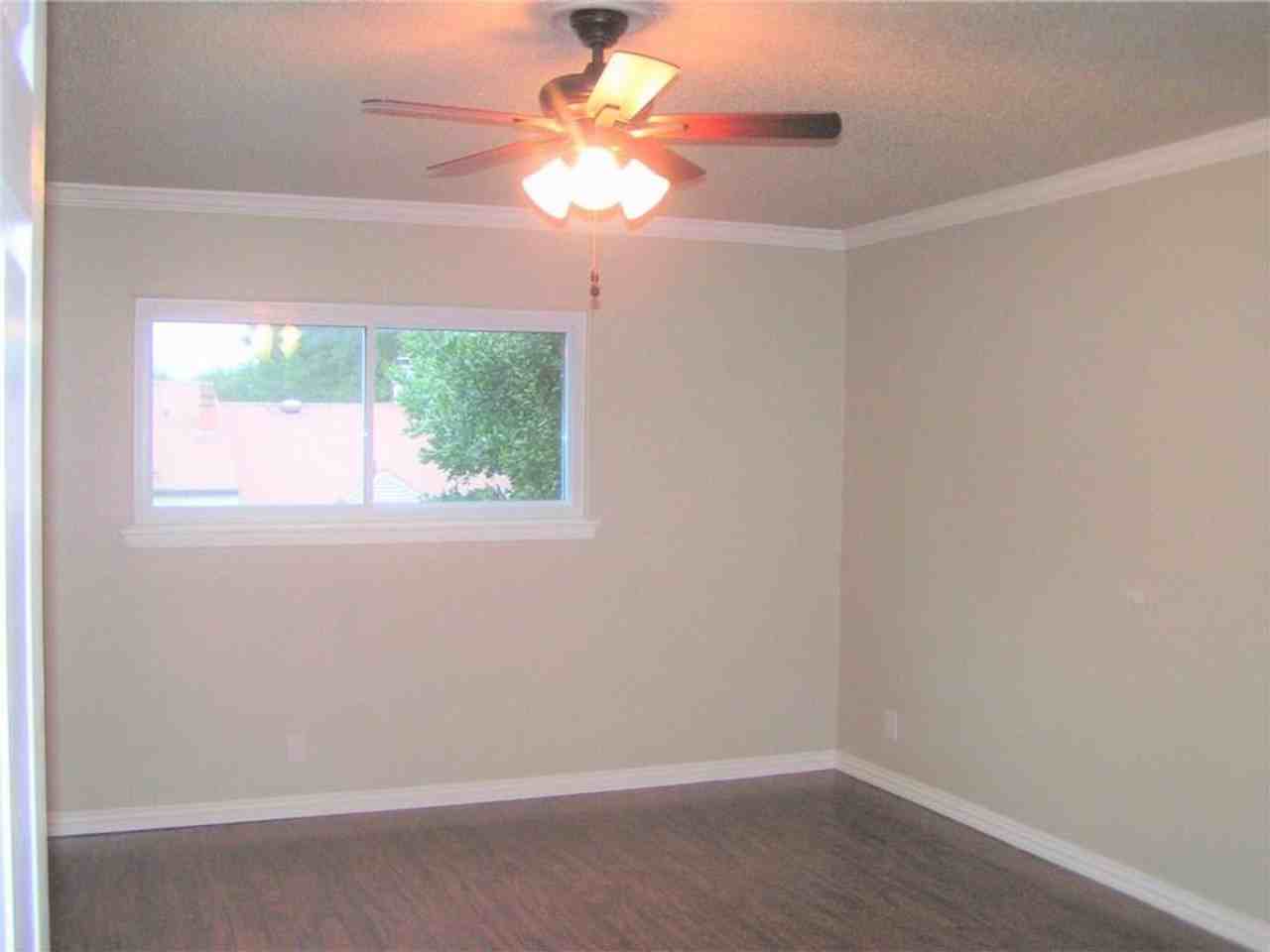 6627 Valleyside Rd - Photo 5 of 32