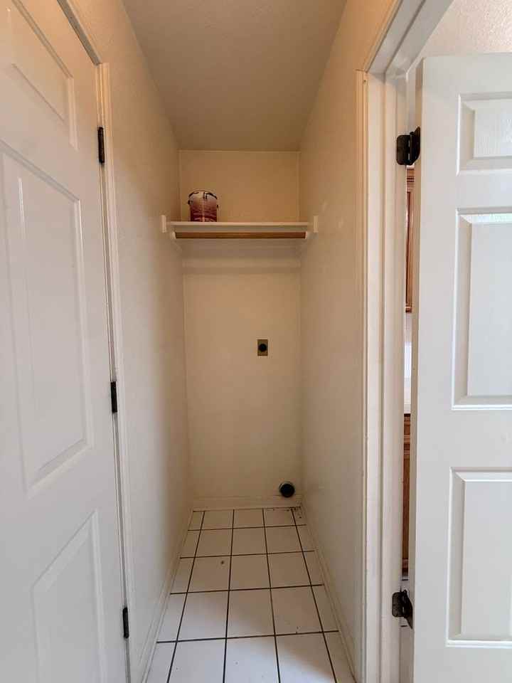 406 Diana Ln - Photo 6 of 17