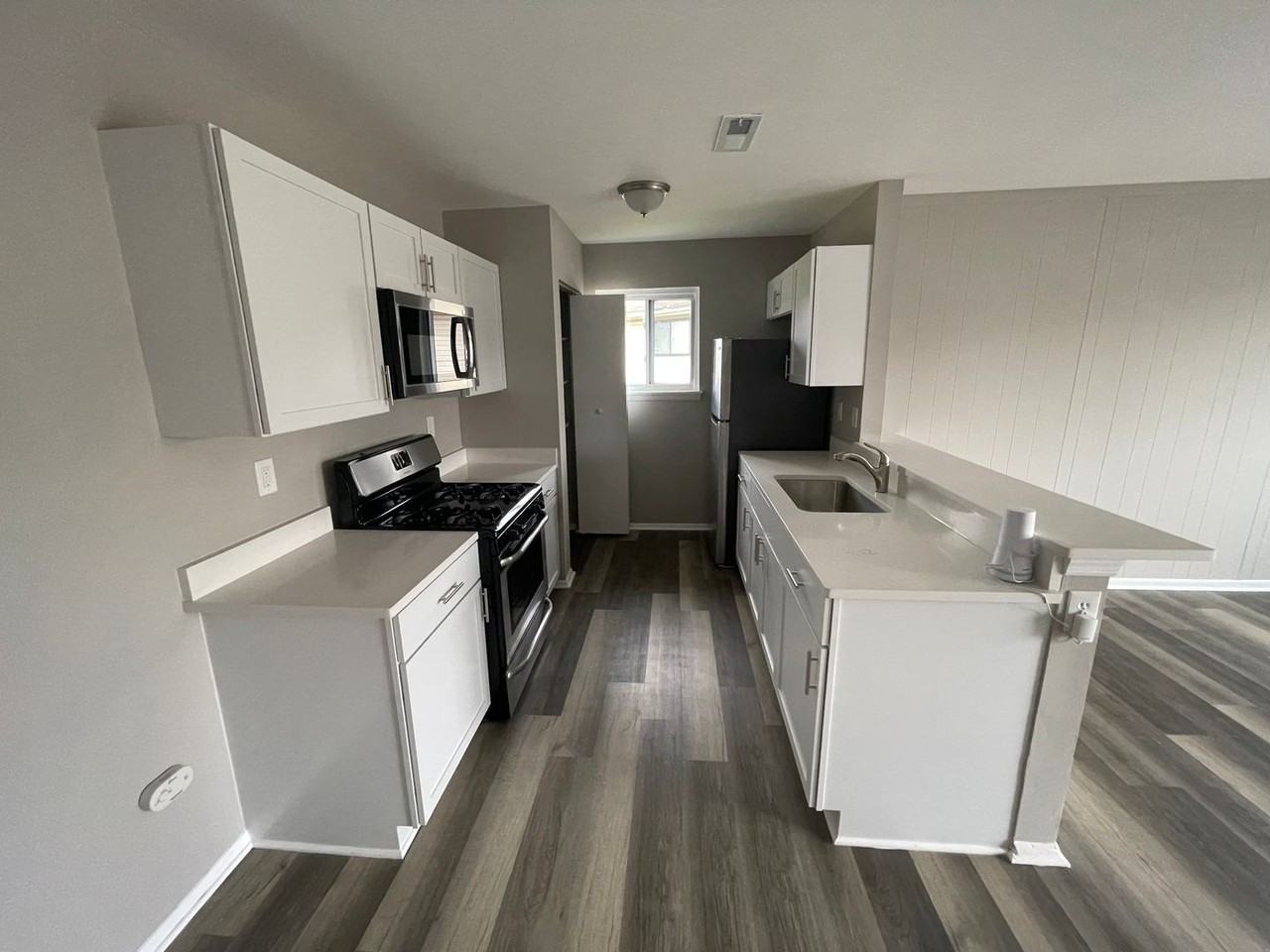 1727 Fountain Rock Way - Photo 4 of 20