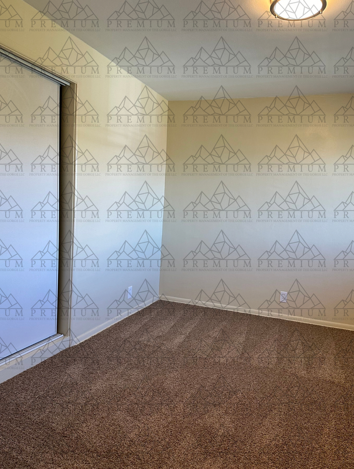 Court Royal Apartments - Photo 4 of 12