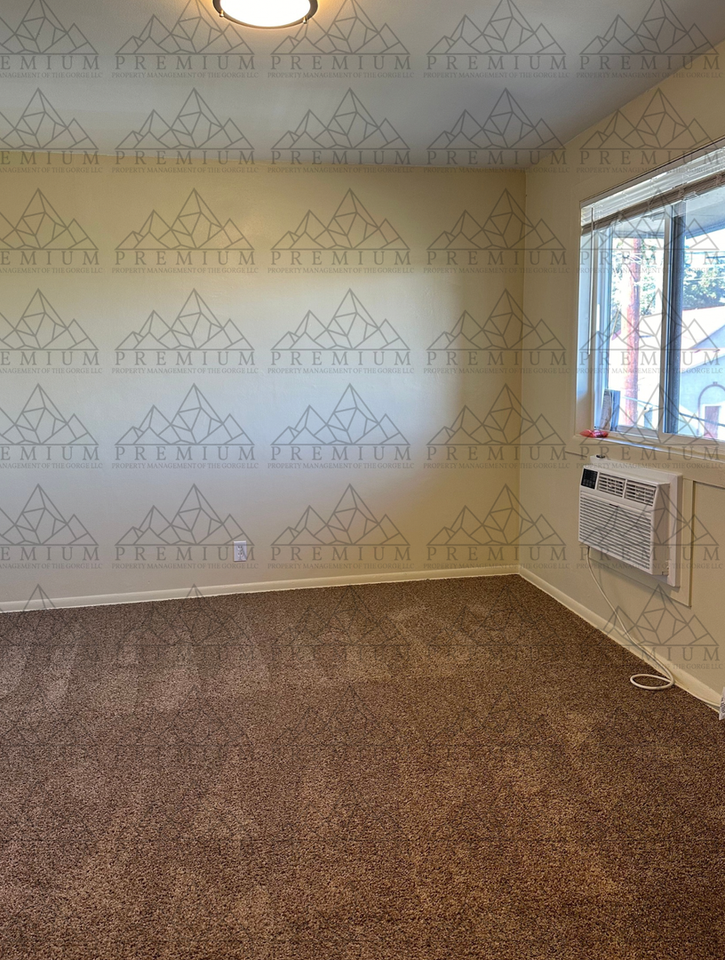 Court Royal Apartments - Photo 6 of 12