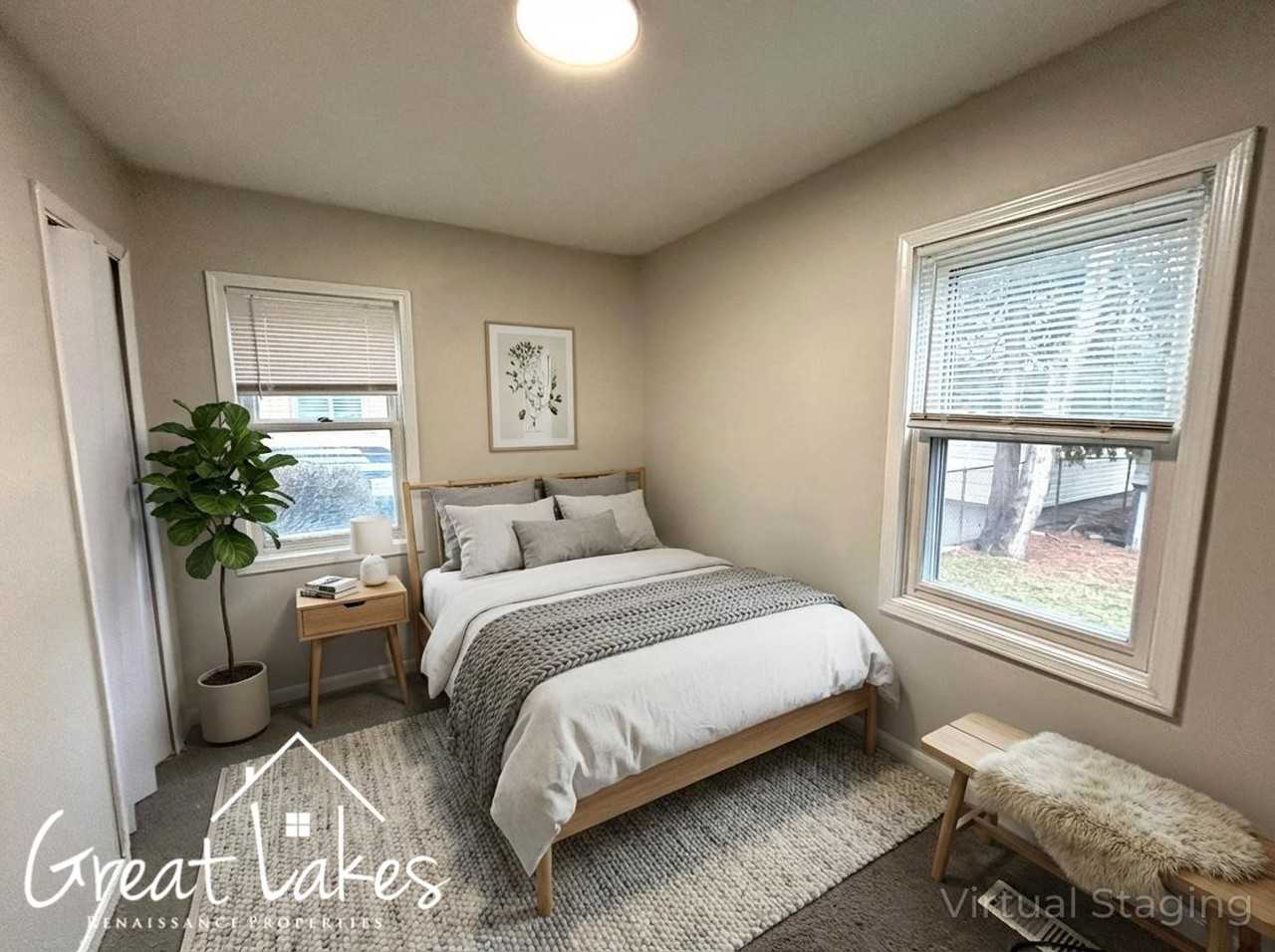 24526 Brittany Ave - Photo 4 of 11