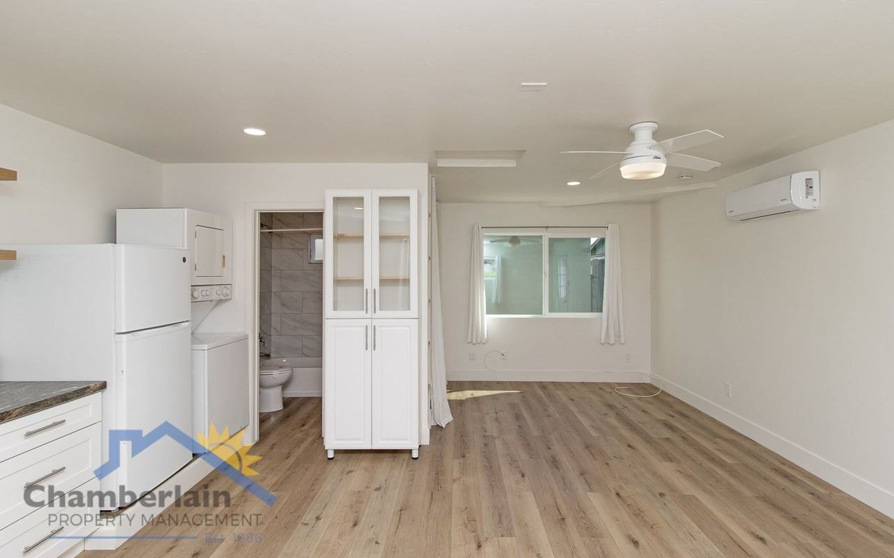 1515 Higgins St #2 - Photo 4 of 15