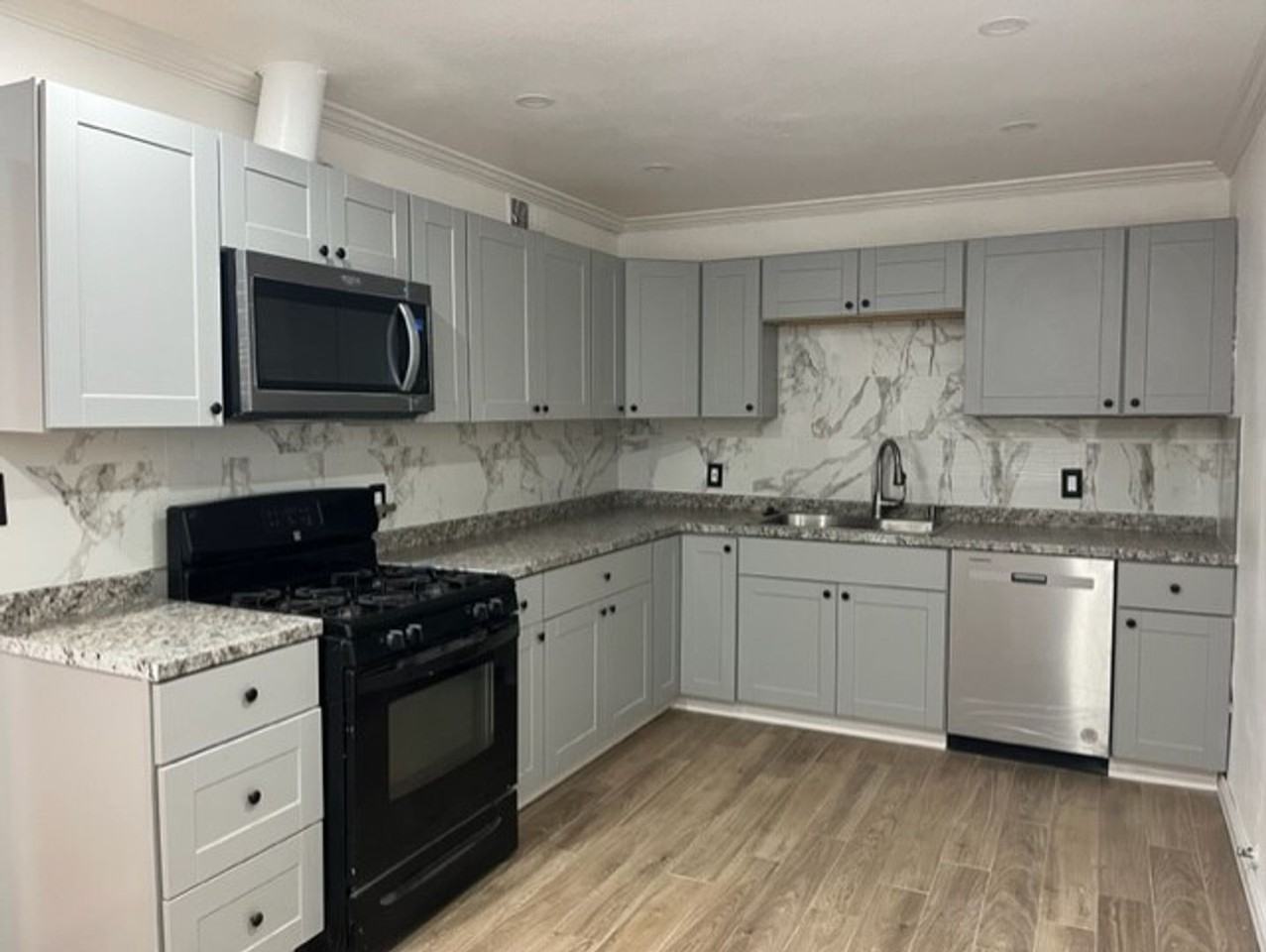 217 Spruce St - Photo 6 of 14