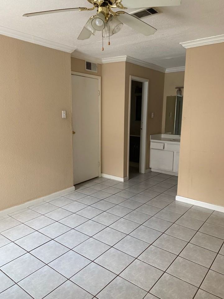 13480 S Thorntree Dr #303 - Photo 6 of 12