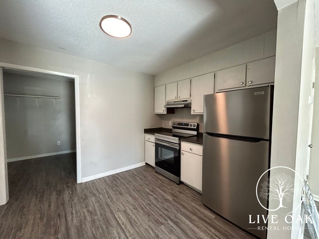 215 Pointe South Dr - Photo 4 of 11