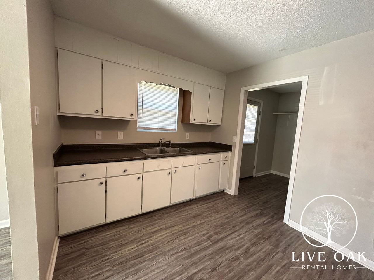 215 Pointe South Dr - Photo 5 of 11