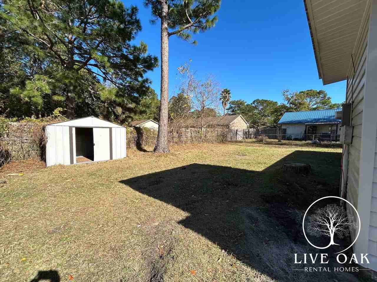 215 Pointe South Dr - Photo 7 of 11