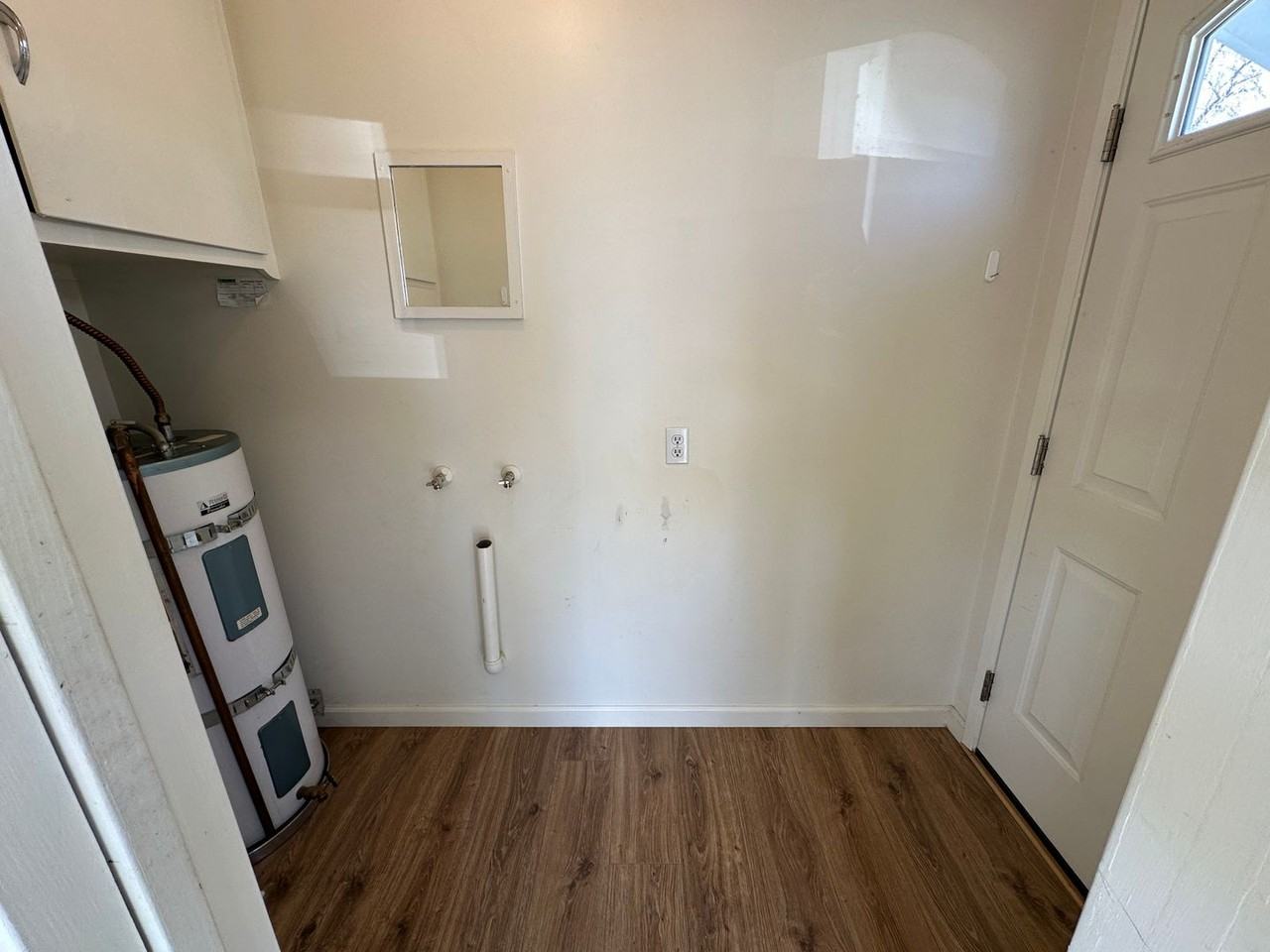 439 Willow St - Photo 5 of 12