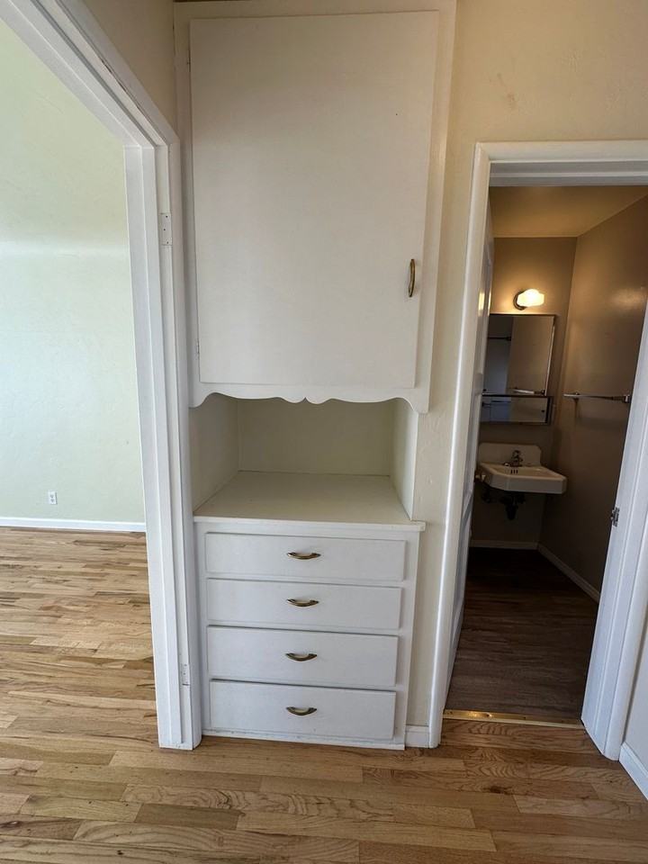 439 Willow St - Photo 7 of 12