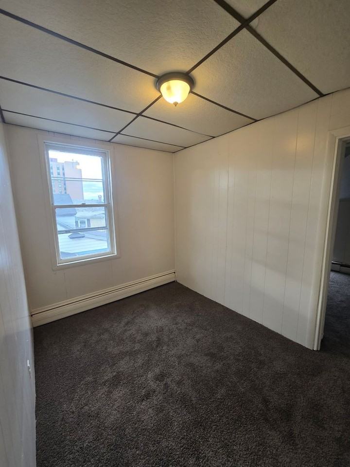 58 W Garrison St - Photo 5 of 13