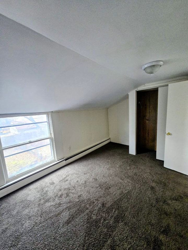 58 W Garrison St - Photo 6 of 13