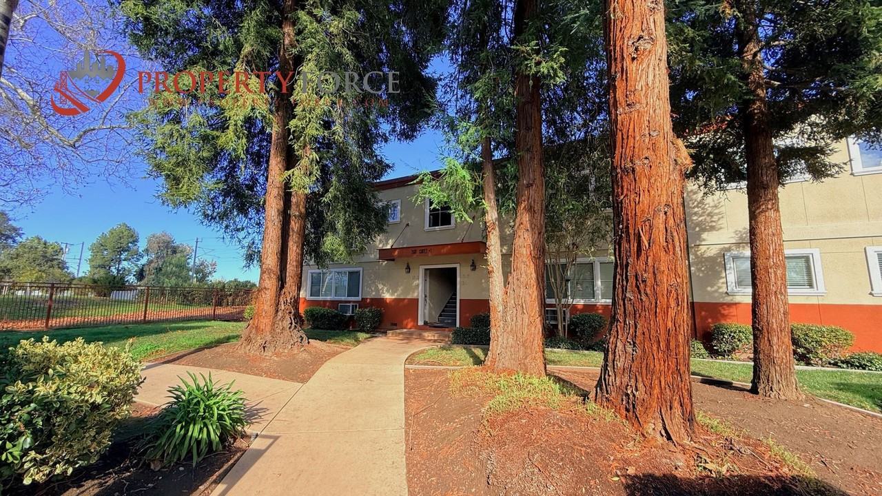 2601 Cortez Dr - Photo 2 of 42