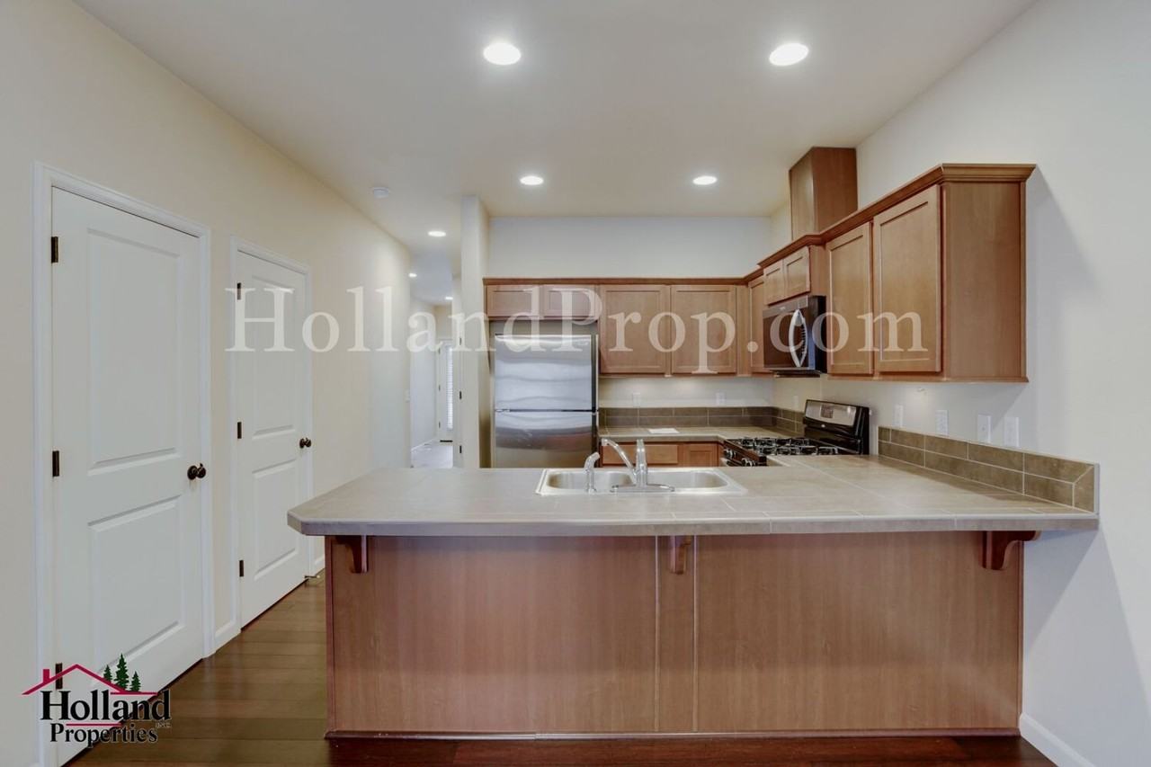 1832 Sw Evans St - Photo 5 of 18