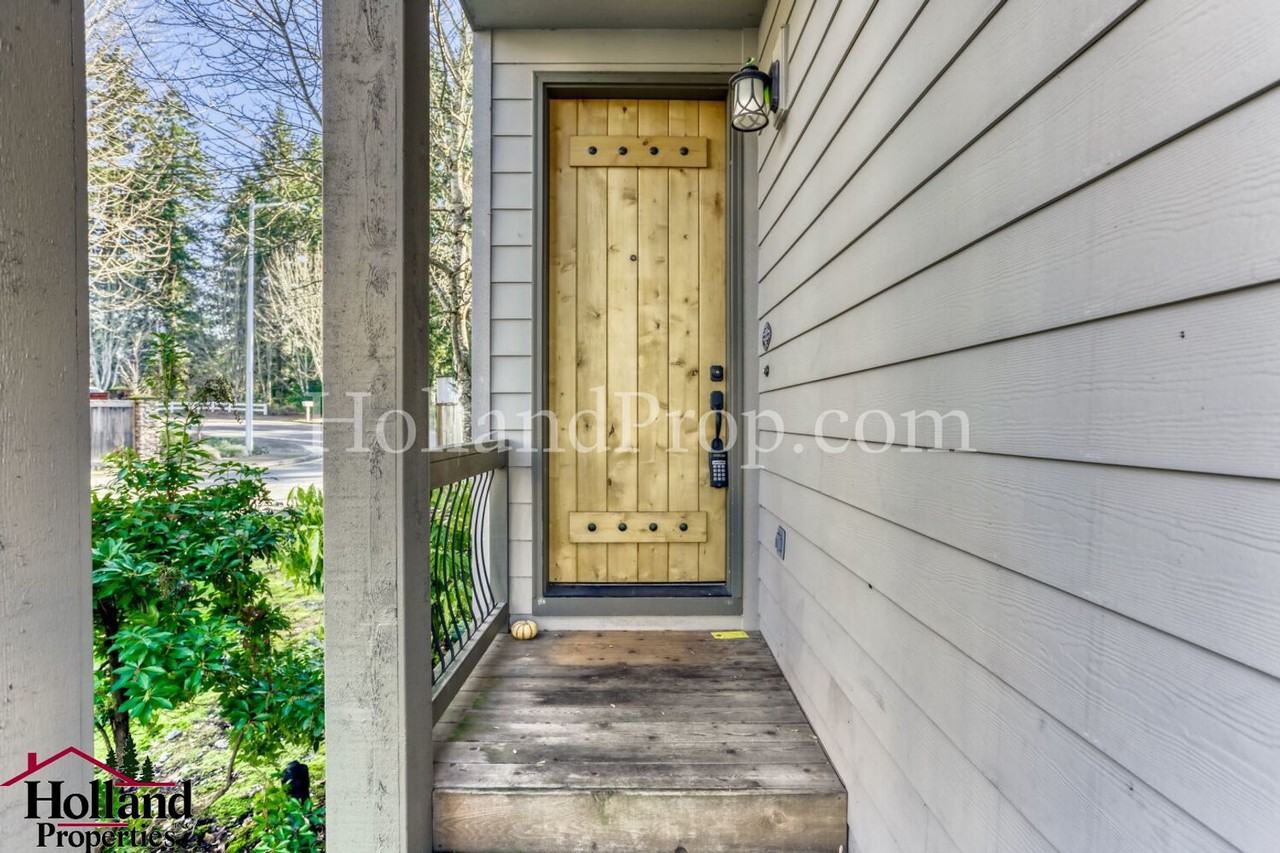 120 Ne Stonebriar Ln - Photo 2 of 19