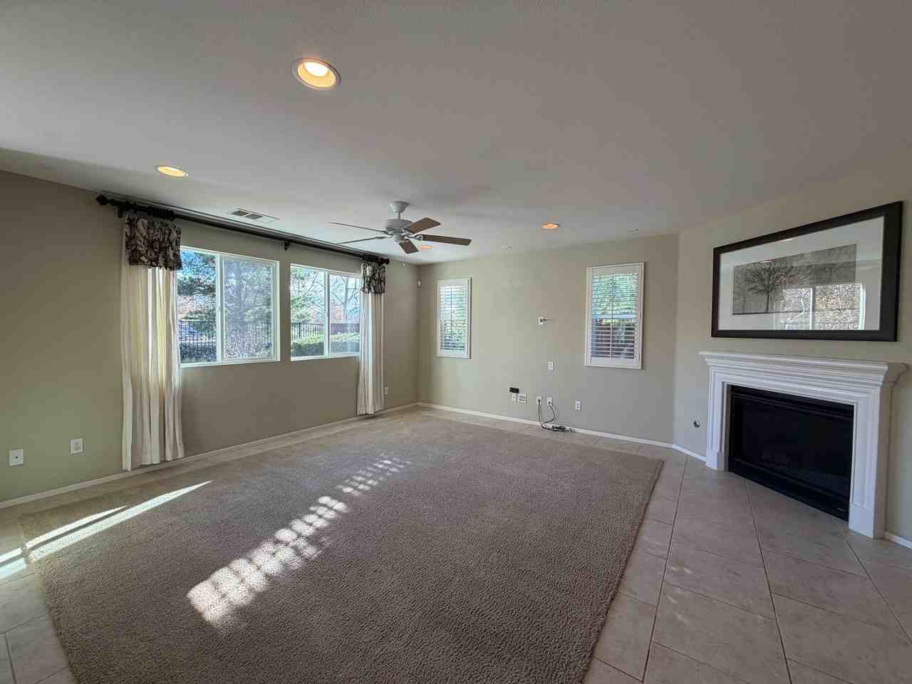 37836 Divot Dr - Photo 5 of 35