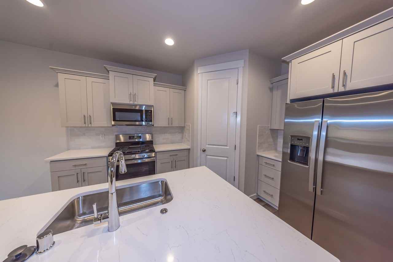 18503 Ne 44th Ave - Photo 7 of 20