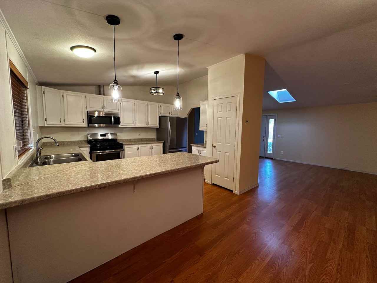 725 N Barlow Ln - Photo 5 of 21