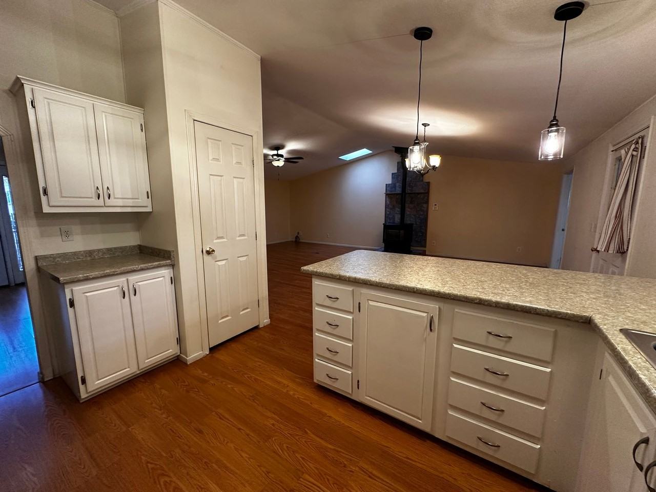 725 N Barlow Ln - Photo 6 of 21