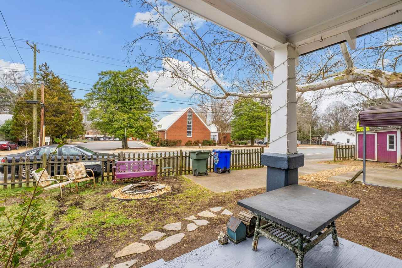 604 W Main St - Photo 2 of 24